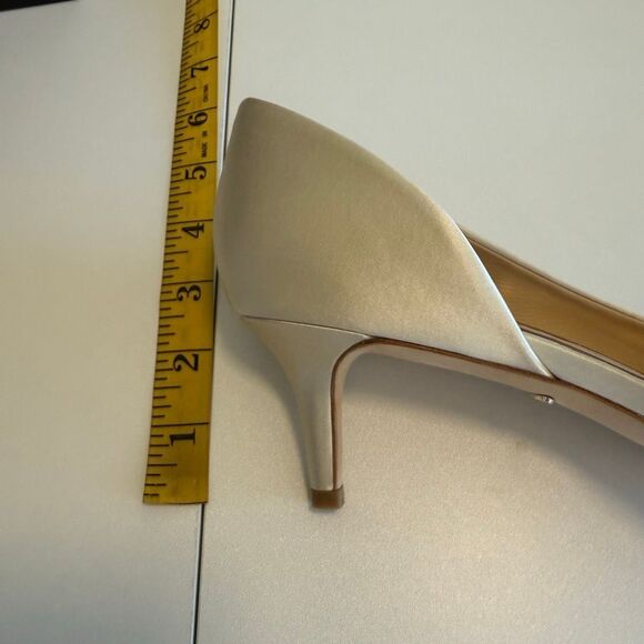 Badgley Mischka Macie Ivory Satin Embellished D’Orsay Peep Toe Shoes Sz9 Wedding - Picture 14 of 14
